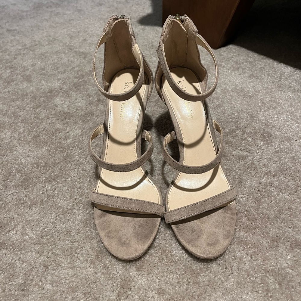 Kelly & Katie straps tan heels
